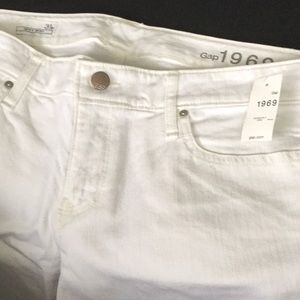 NWT Gap white jeans.  Size 31p